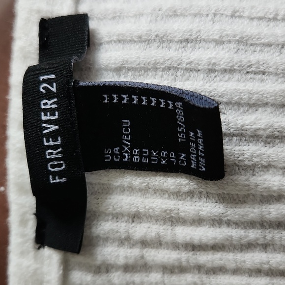 Cute top - Picture 3 of 3